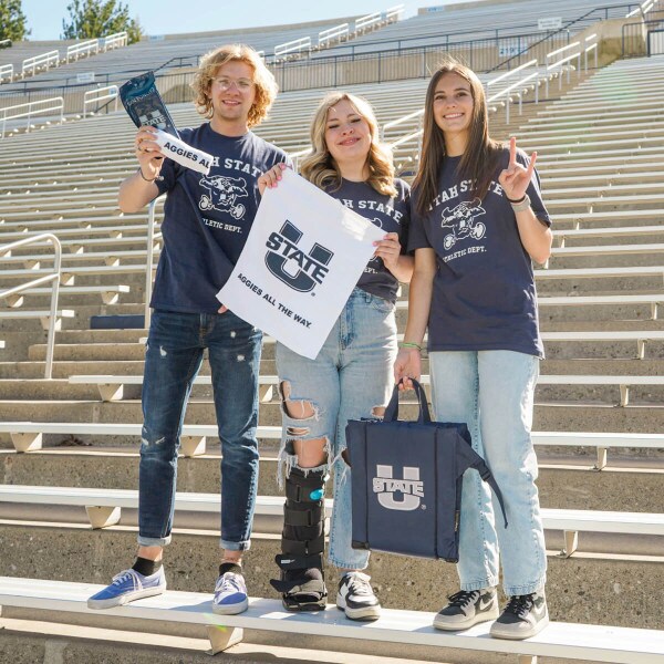 RALLY TOWEL USTATE AGGIES ALL THE WAY 15X18